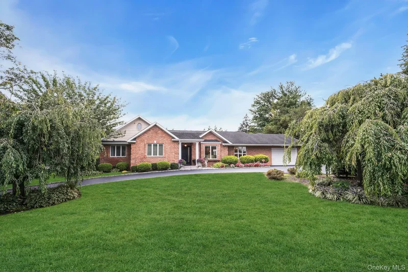 1 Regency Lane, Huntington Station, New York, United States. - Photo 2