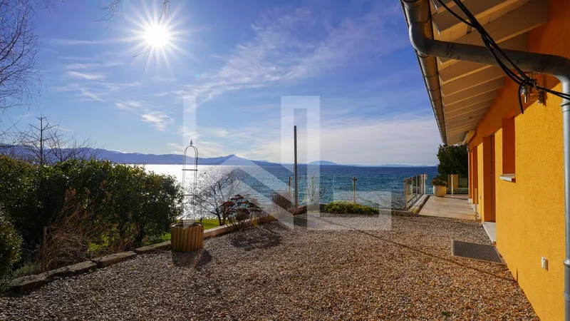 Perroy, Vaud, Switzerland. - Photo 6