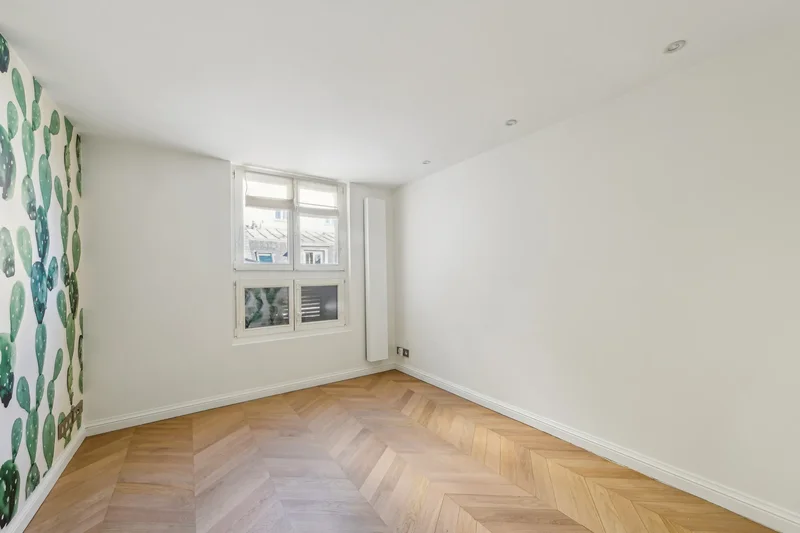 PARIS, J 75008, Paris, Île-de-France, France. - Photo 14