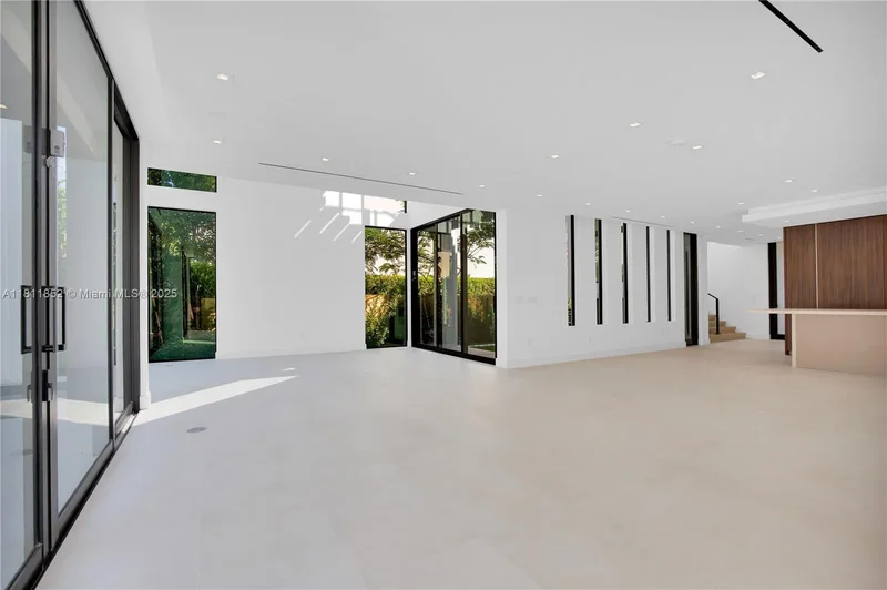 5630 Pine Tree Dr, Miami Beach, Florida, United States. - Photo 53