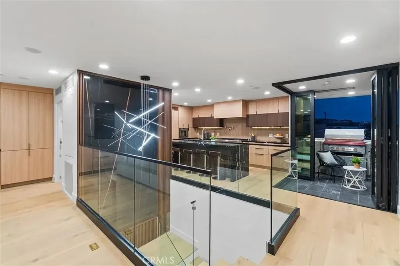 214 El Porto Street, Manhattan Beach, California, United States. - Photo 40