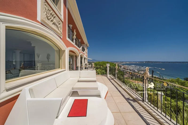 Cannes, Provence-Alpes-Côte d'Azur, France. - Photo 12