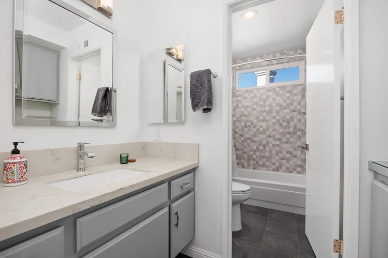6429 La Vanco Court , Carlsbad, CA 92009, Carlsbad, California, United States. - Photo 23