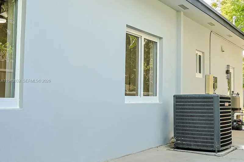 588 Palmetto Dr, Miami Springs, Florida, United States. - Photo 35