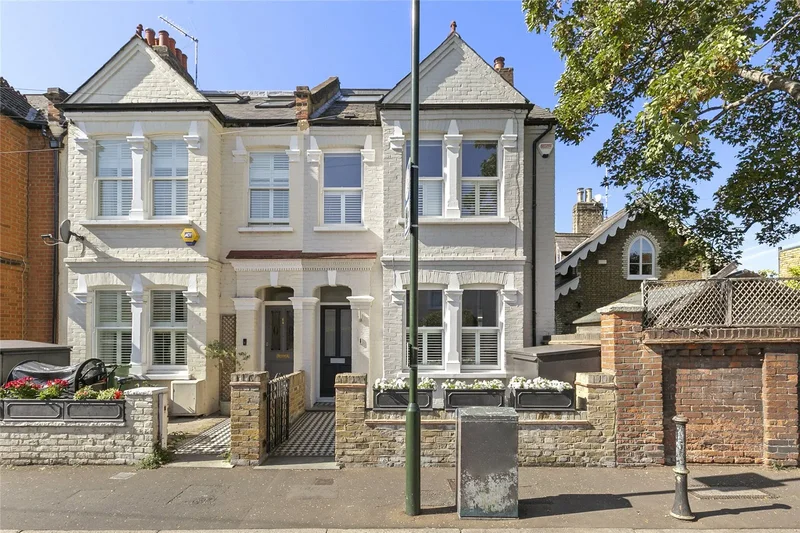 Queens Road, East Sheen, SW14, London, England, United Kingdom. - Photo 14