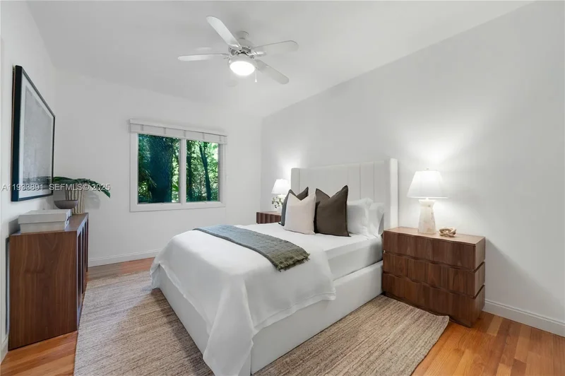 5077 N Bay Rd, Miami Beach, Florida, United States. - Photo 26