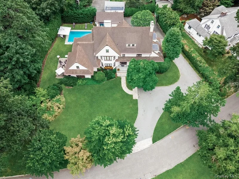 14 Magnolia Drive, Great Neck, NY 11021, Great Neck, New York, United States. - Photo 21