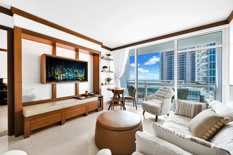 6801 Collins Ave Unit# 811 (door 810), Miami Beach, FL 33141, Miami Beach, Florida, United States. - Photo 22