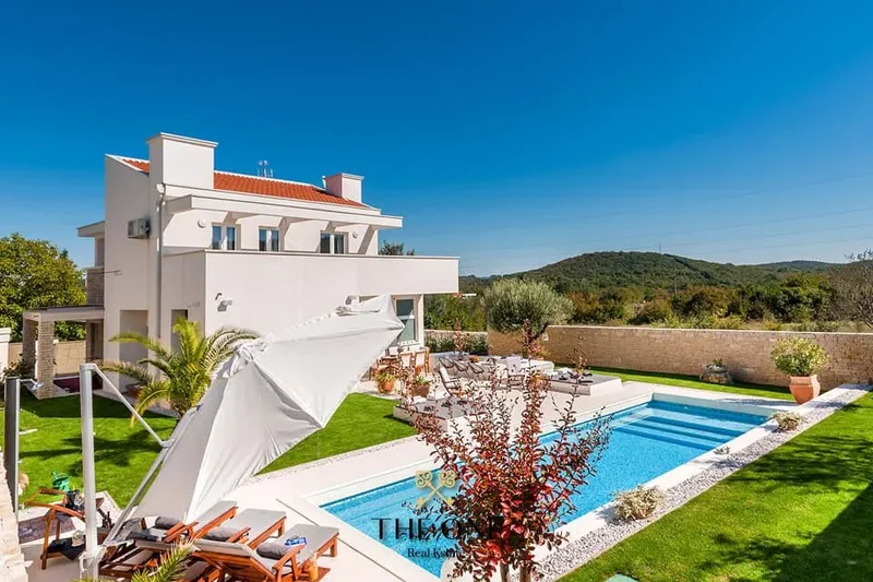 Modern villa with a pool and spa in Rovinj
