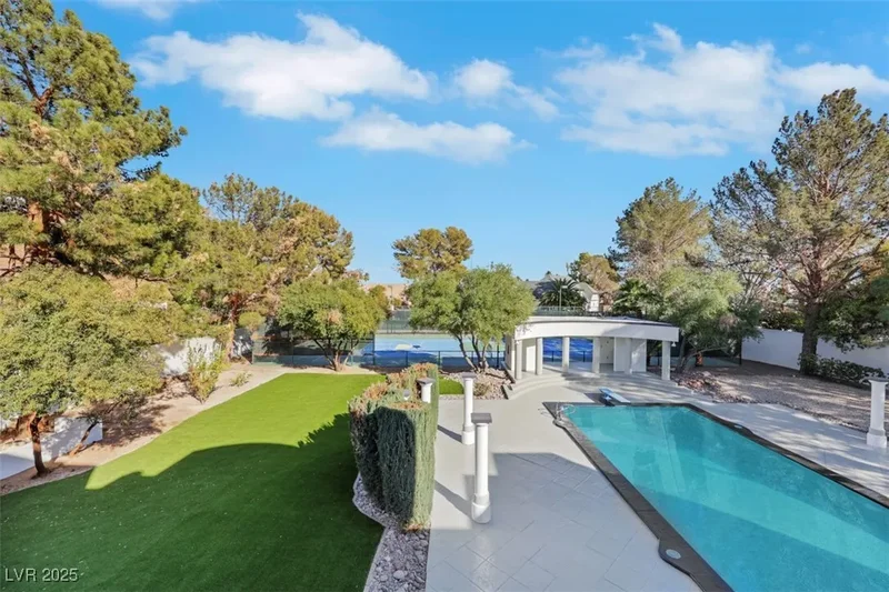 3860 Hildebrand Lane, Las Vegas, Nevada, United States. - Photo 38