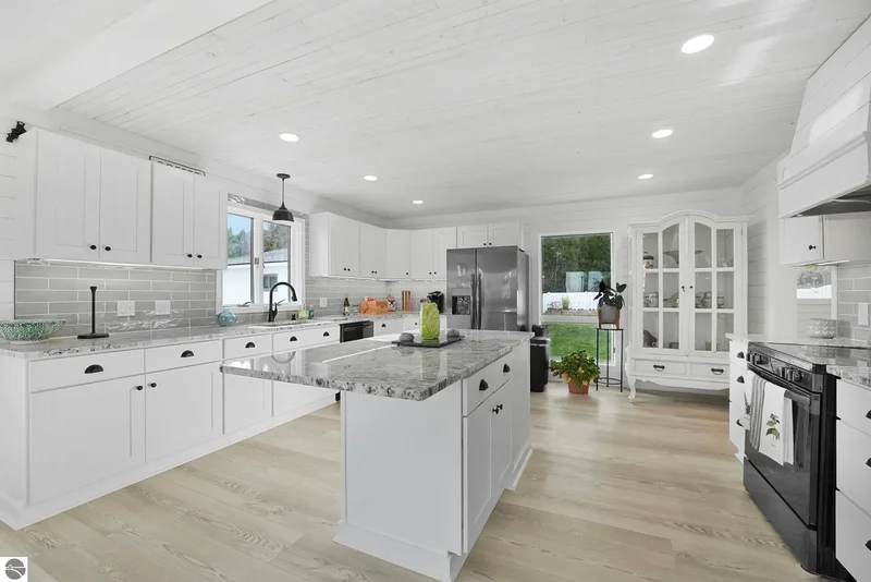 750 N Dumas Road, Suttons Bay, MI, 49682, USA, Suttons Bay, Michigan, United States. - Photo 33