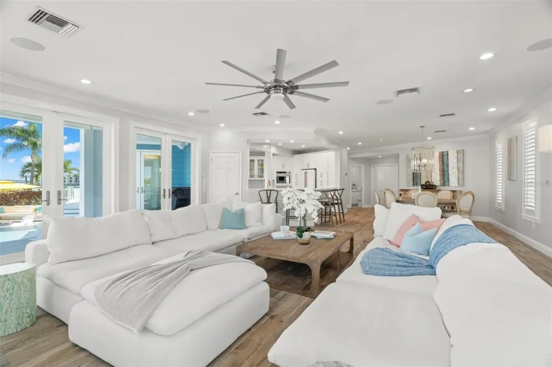 295 BAYSIDE DRIVE, Clearwater, Florida, United States. - Photo 12