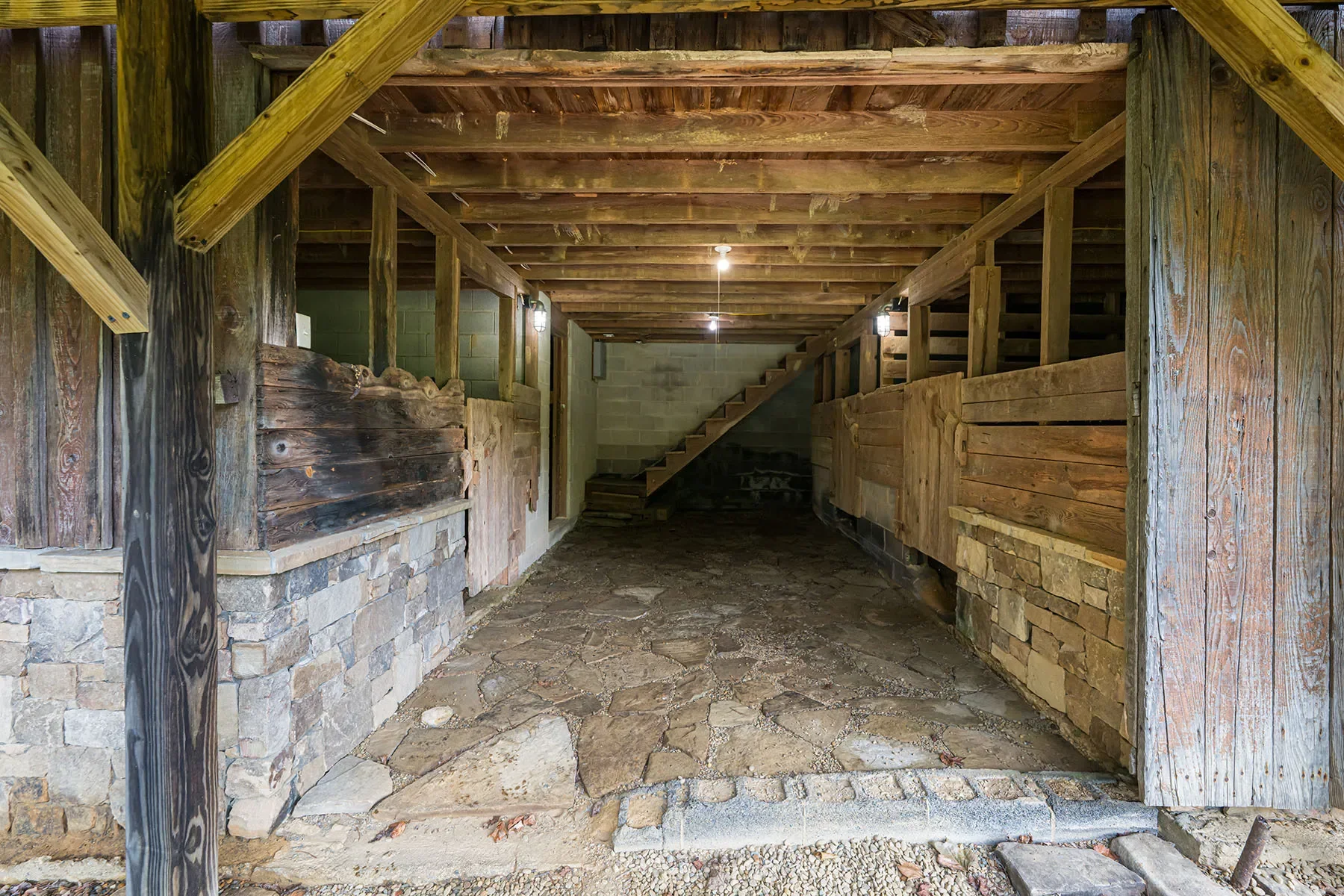 147 Dye Leaf Road, Fairview, NC 28730, Fairview, North Carolina, United States. - Photo 26