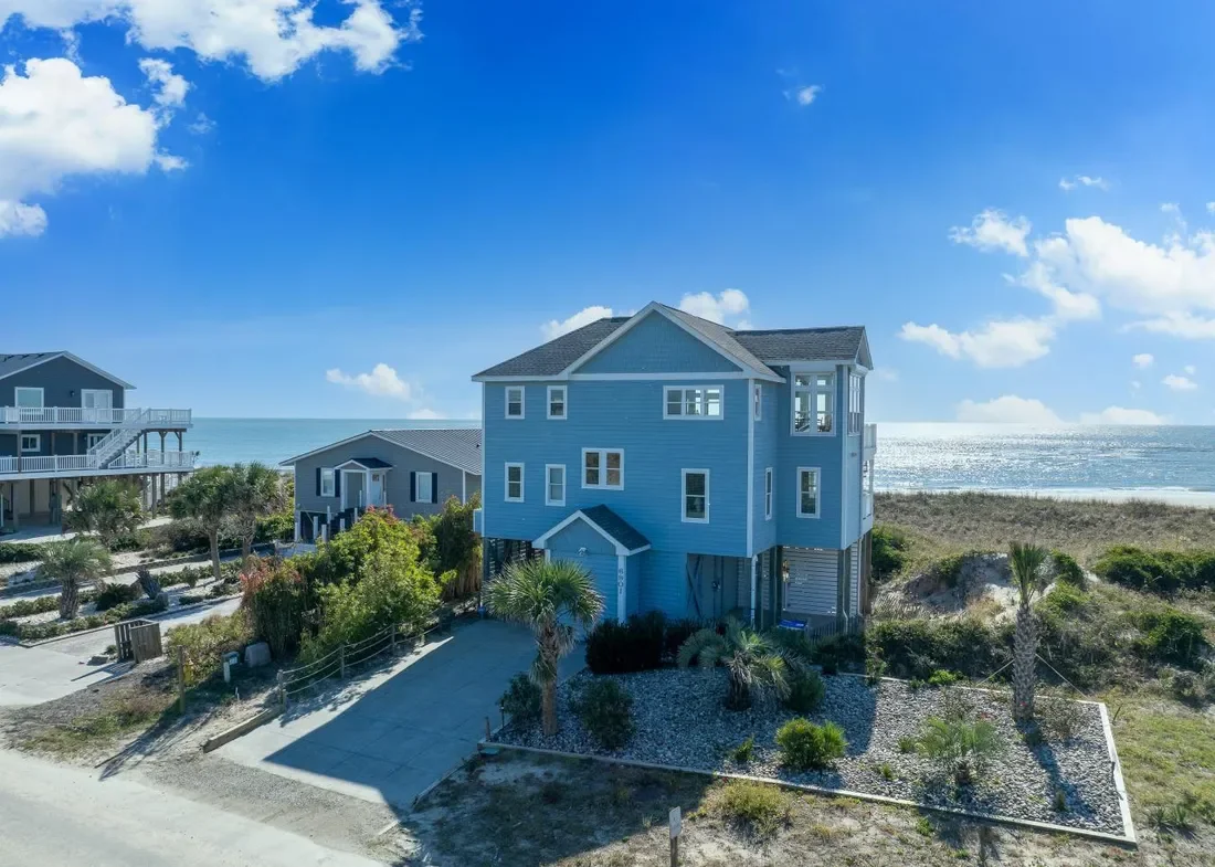 6901 W Beach Drive, Oak Island, North Carolina, United States. - Photo 2