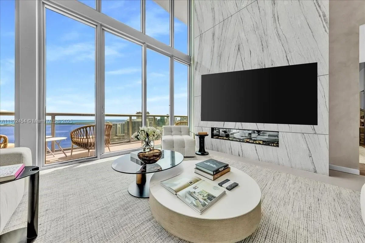888 Biscayne Blvd #PH 5704, Miami, FL 33132, Miami, Florida, United States. - Photo 19