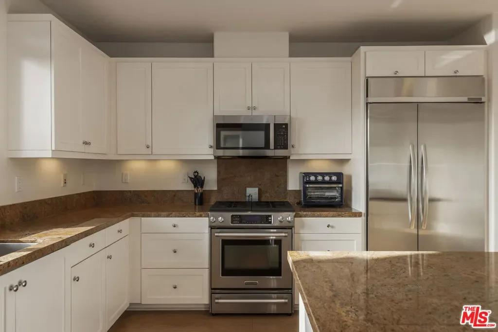 12887 Runway Road 3, Los Angeles, California, United States. - Photo 6