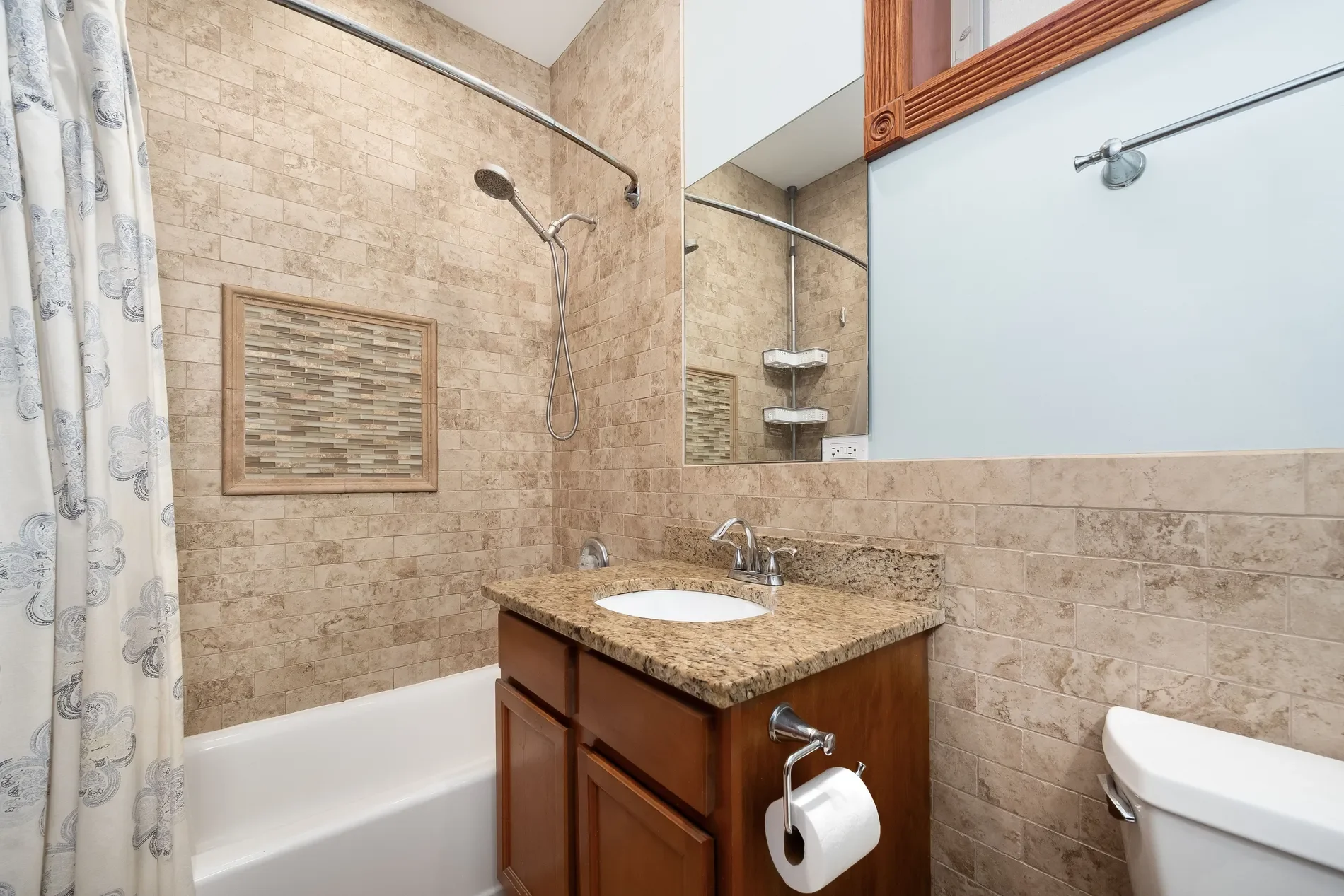 3549 S Lowe Avenue , Chicago, IL 60609, Chicago, Illinois, United States. - Photo 6