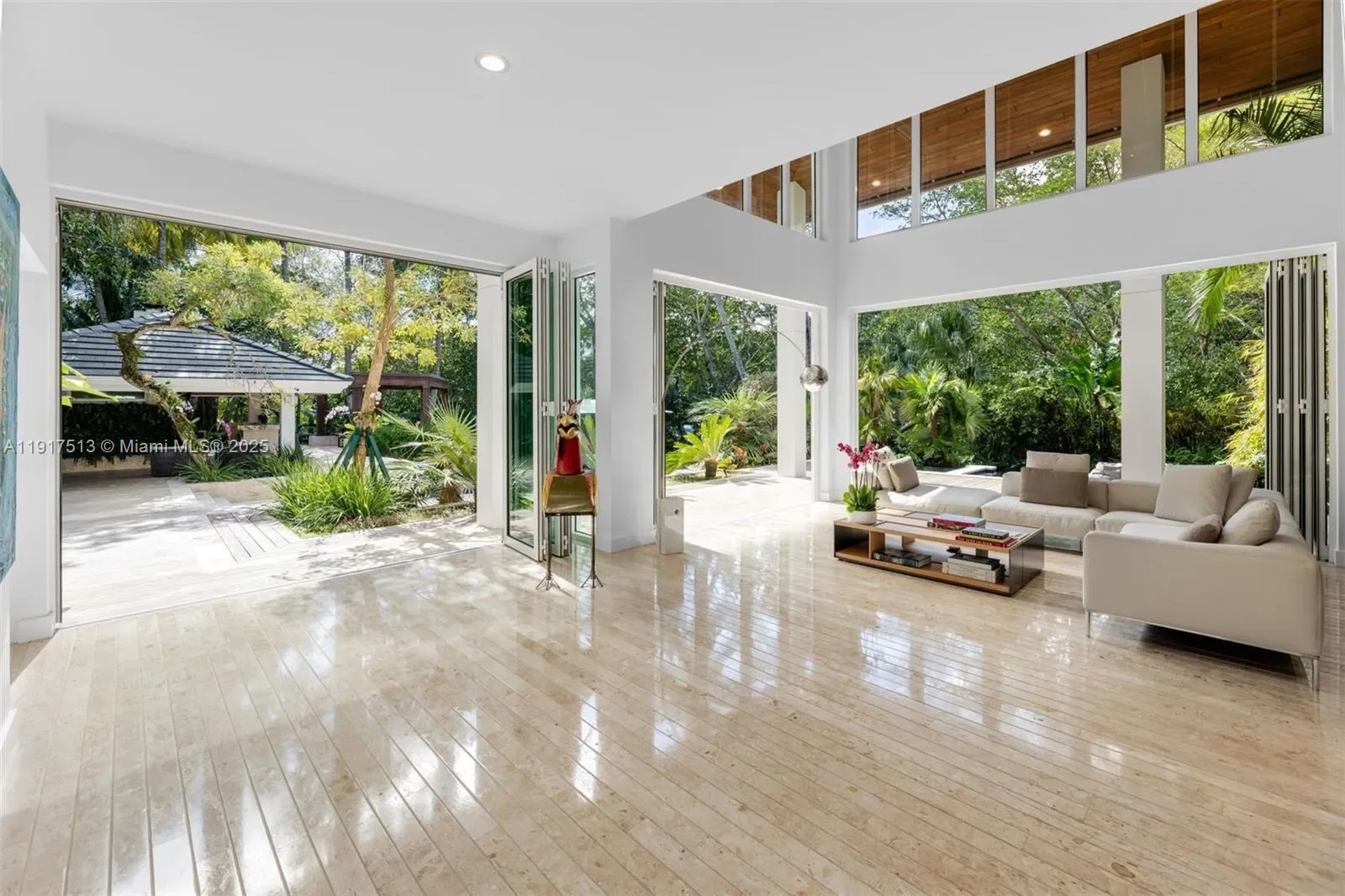 7150 W Lago Dr, Miami, Florida, United States. - Photo 3