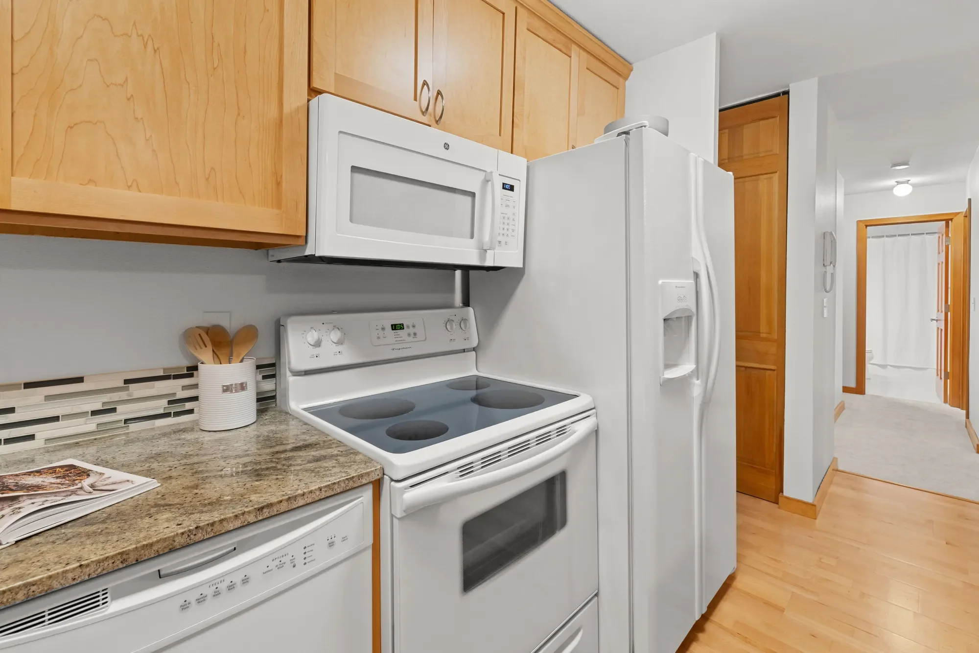 6423 Sand Point Wy NE , Seattle, WA 98115, Seattle, Washington, United States. - Photo 11