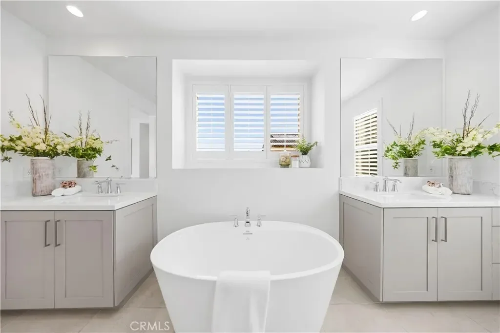 106 Albero, Irvine, California, United States. - Photo 32