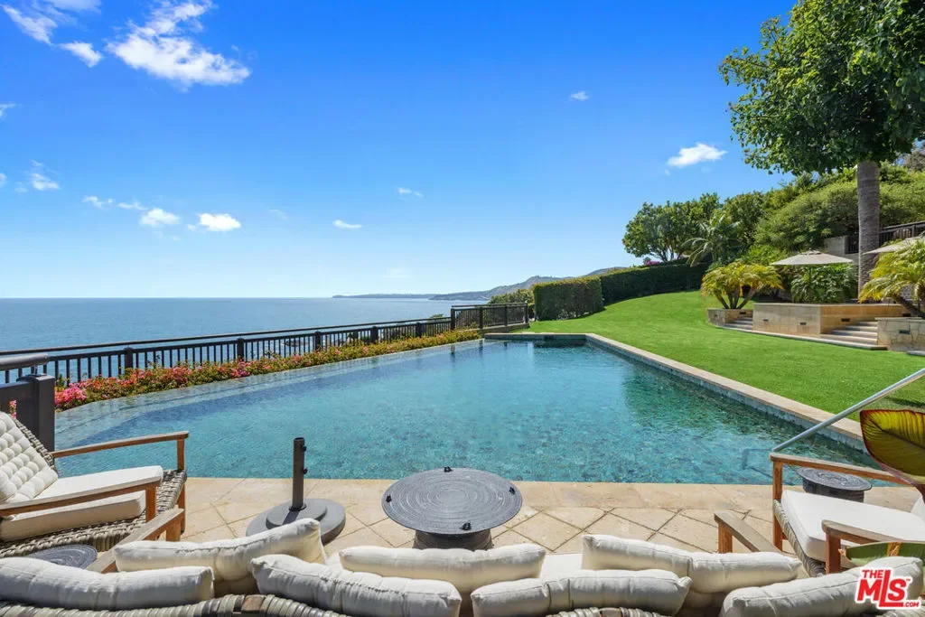 24834 Pacific Coast Highway, Malibu, California, United States. - Photo 37