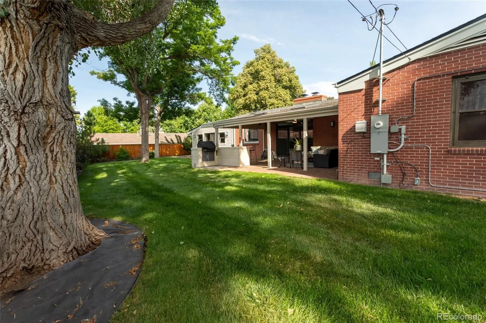 Exterior photo 12