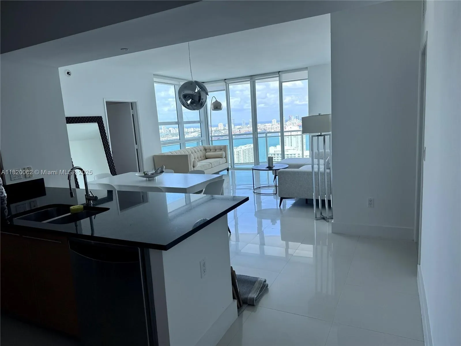 950 Brickell Bay Dr, #3710, Miami, Florida, United States. - Photo 26