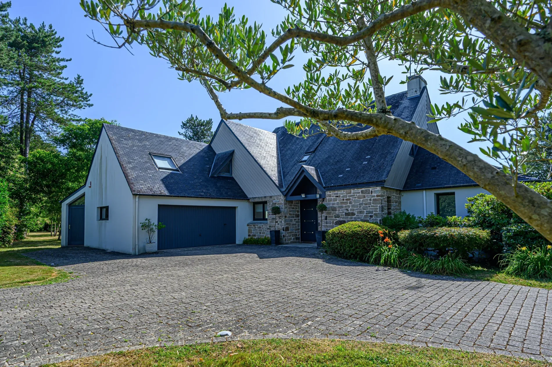 Exterior photo 10