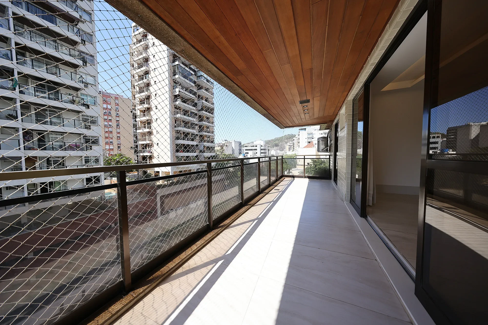 Exterior photo 2