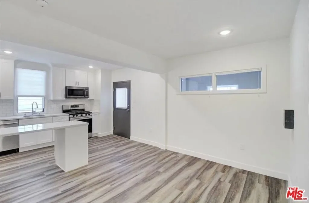 15328 S San Pedro Street, Gardena, California, United States. - Photo 9