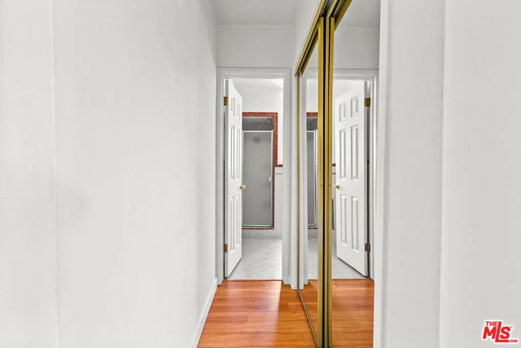272 S Doheny Drive 1, Beverly Hills, California, United States. - Photo 28