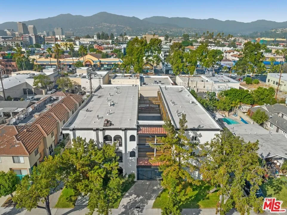 629 E Elk Avenue, Glendale, California, United States. - Photo 4