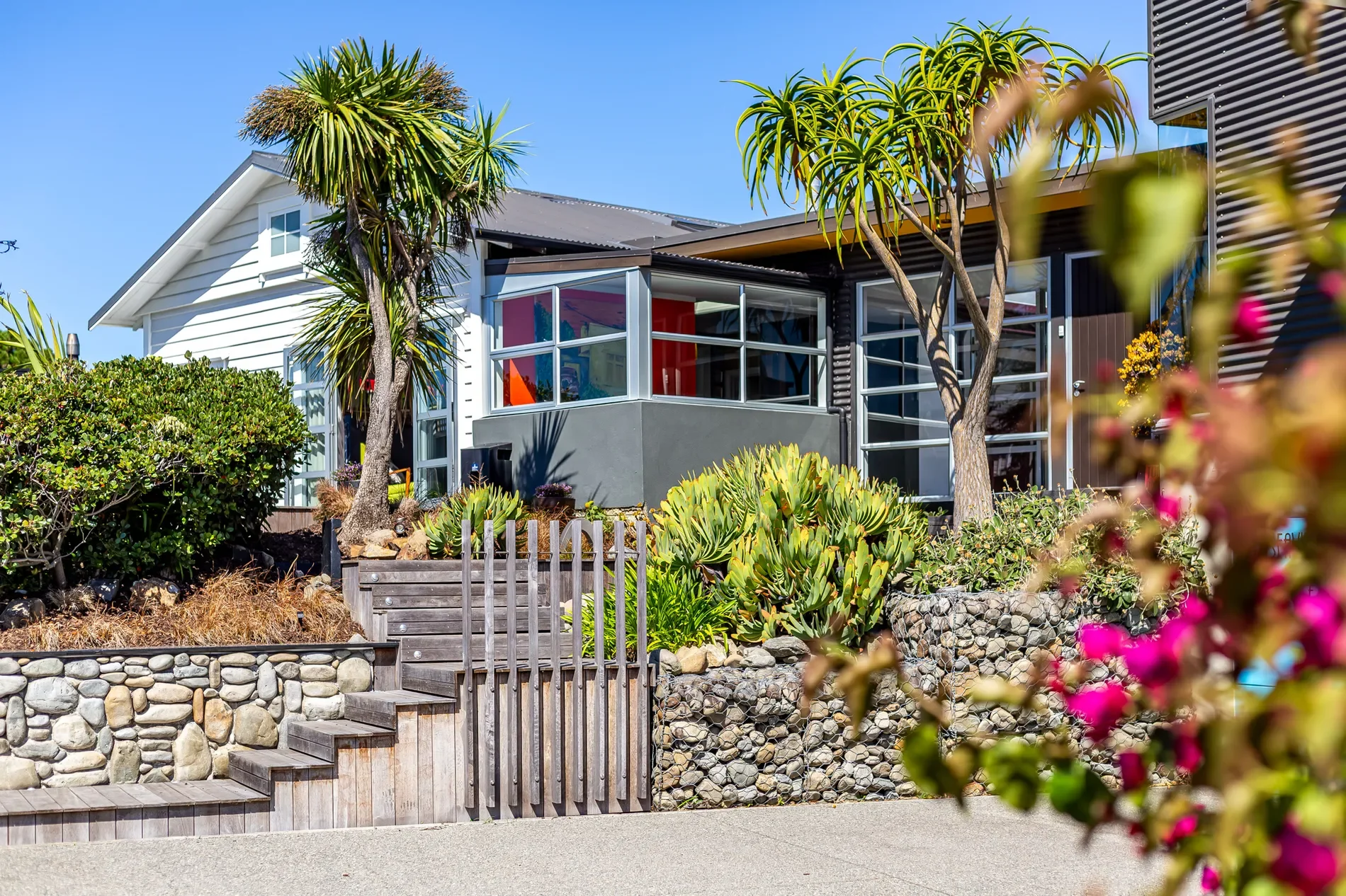 Exterior photo 3