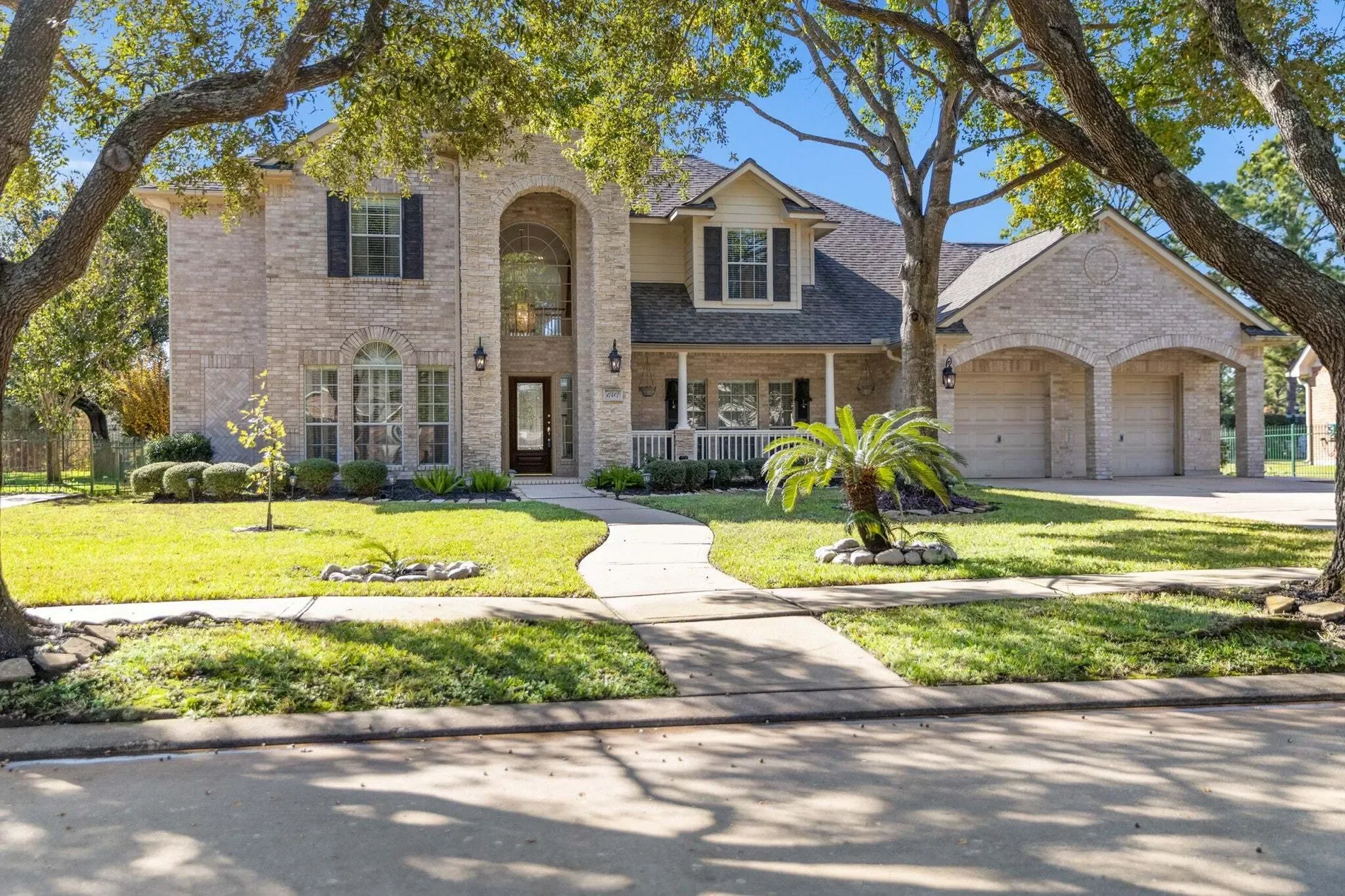 Exterior photo 9