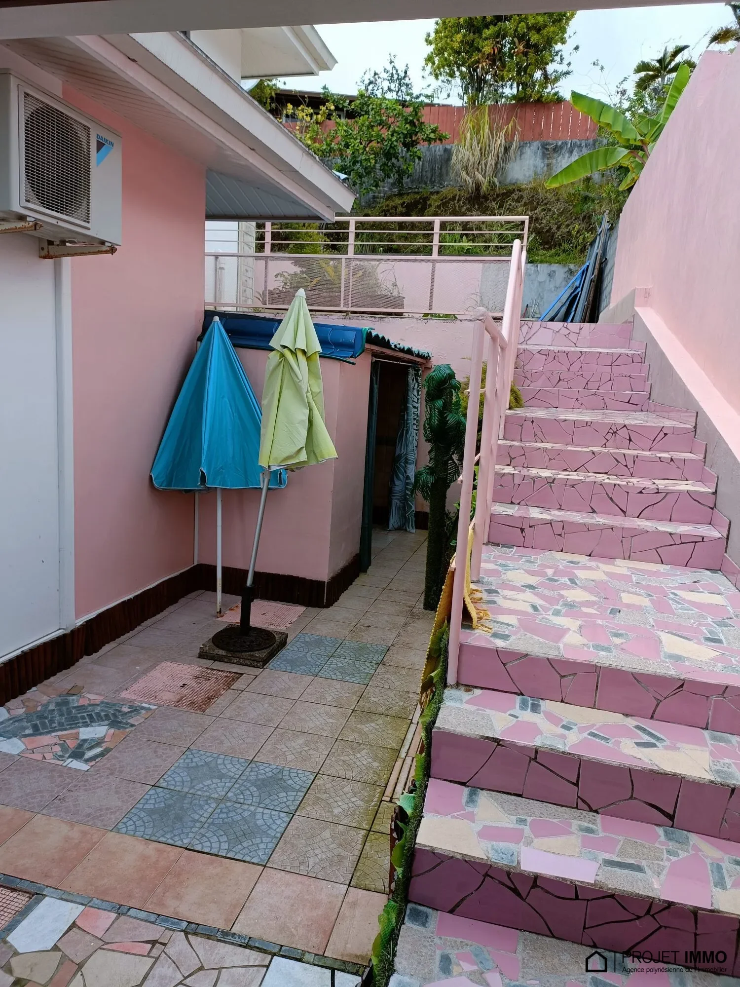 Exterior photo 12