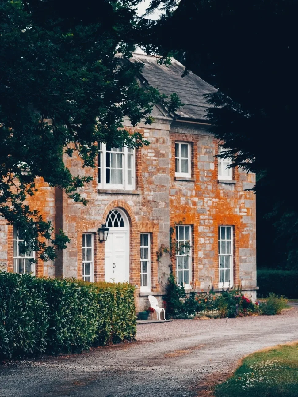 Exterior photo 2