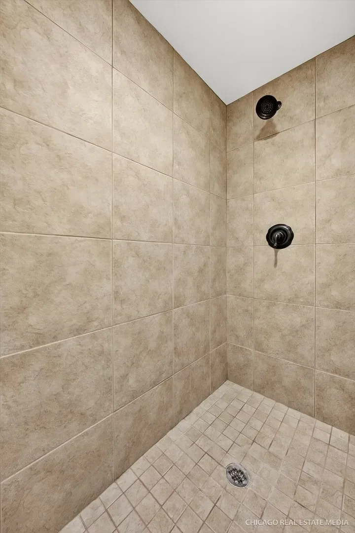 3423 Sunnyside Court, Naperville, IL 60564, Naperville, Illinois, United States. - Photo 43