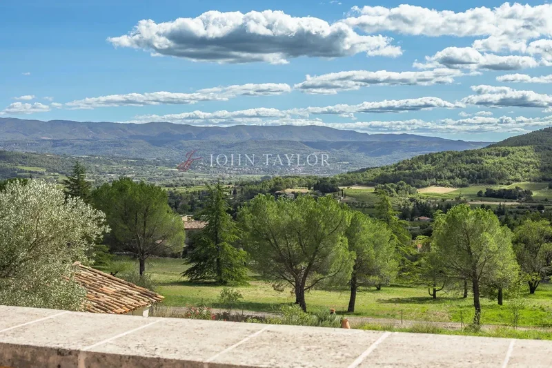 Saint-Saturnin-lès-Apt, Provence-Alpes-Côte d'Azur, France. - Photo 19