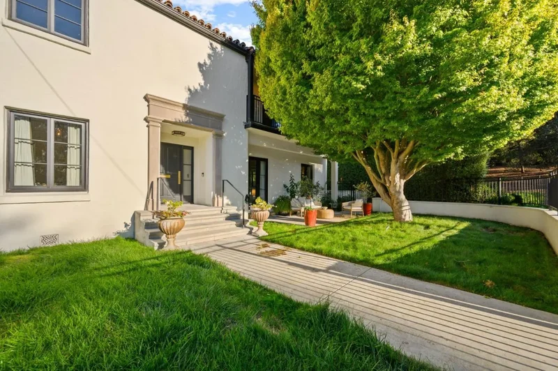 670 Edgewood Road, San Mateo, California, United States. - Photo 25