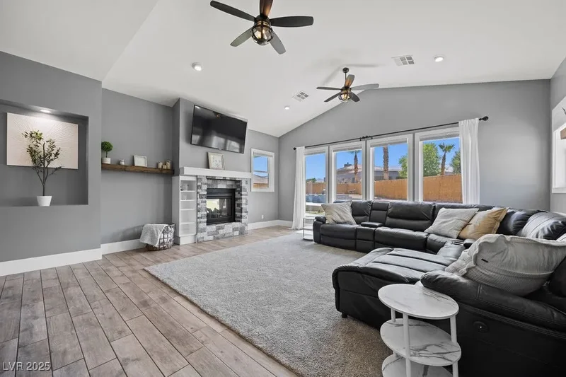 5865 Egan Crest Drive, Las Vegas, Nevada, United States. - Photo 35