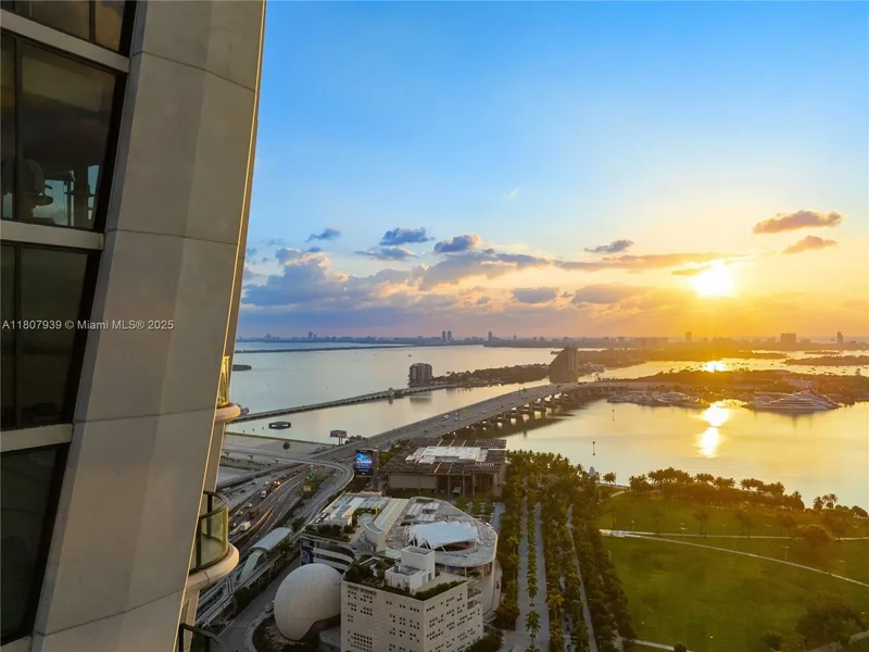 1000 Biscayne Blvd 3201, Miami, Florida, United States. - Photo 58