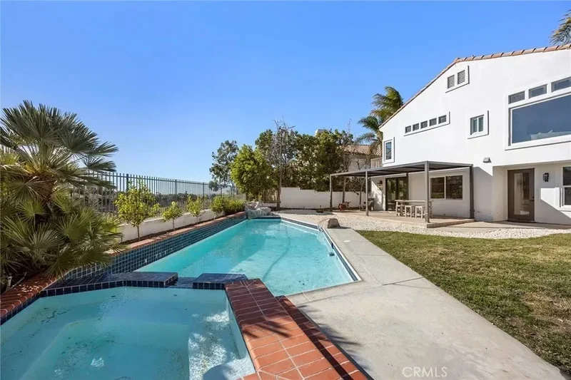 20 Flores, Lake Forest, California, United States. - Photo 48