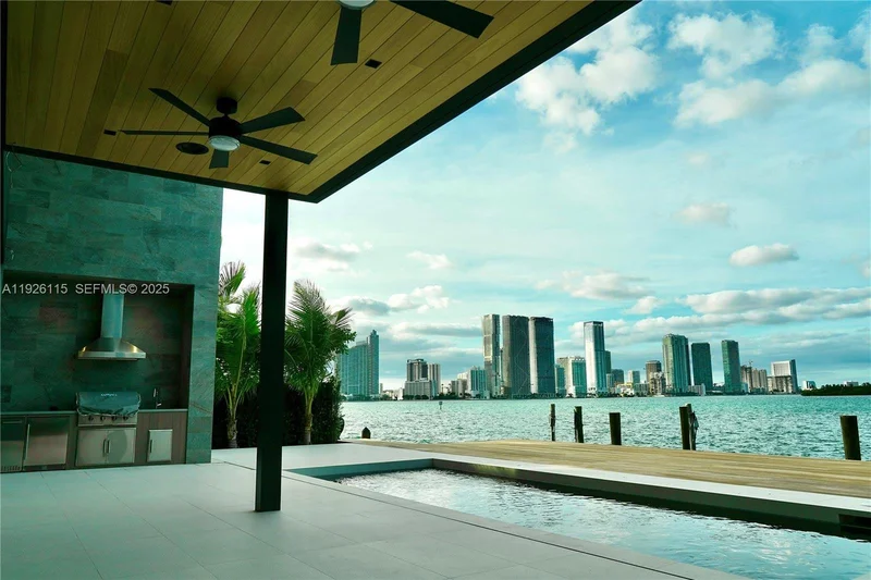 1041 N Venetian Dr, Miami, Florida, United States. - Photo 49