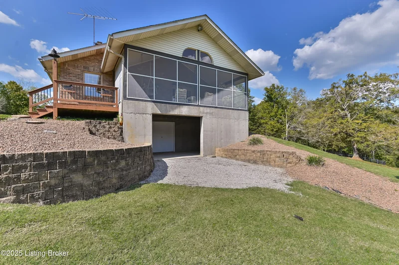 18240 Hobbs Creek Rd, Fisherville, KY 40023, Watterson Park, Kentucky, United States. - Photo 40