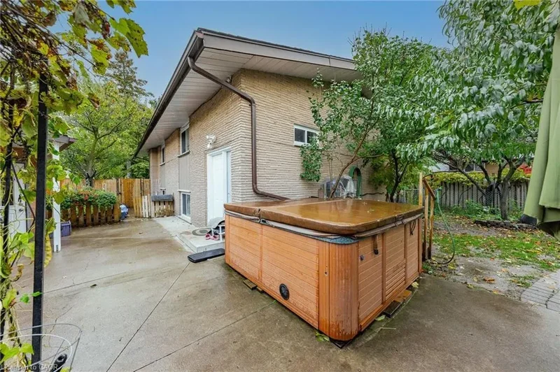 152 Kinzie Avenue, Kitchener, Ontario, Canada. - Photo 15