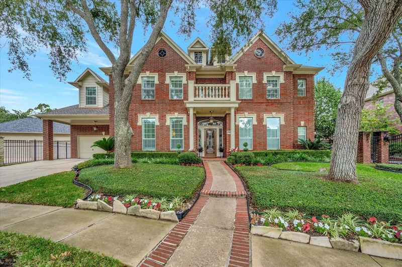4 Bedrooms Single Family Detached