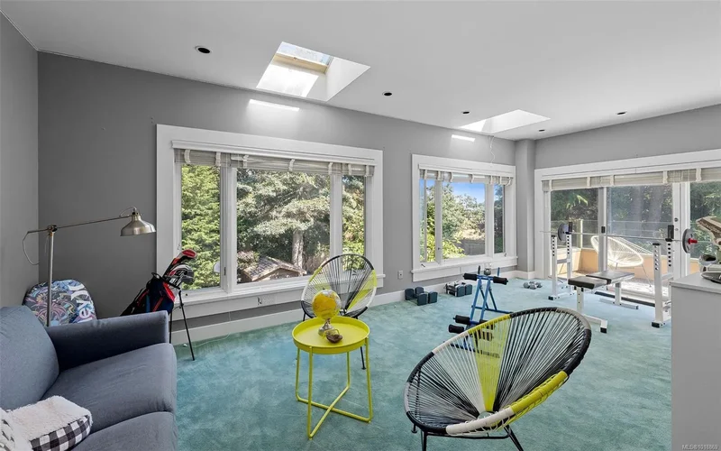 2895 Lansdowne Rd, Oak Bay, British Columbia, Canada. - Photo 29