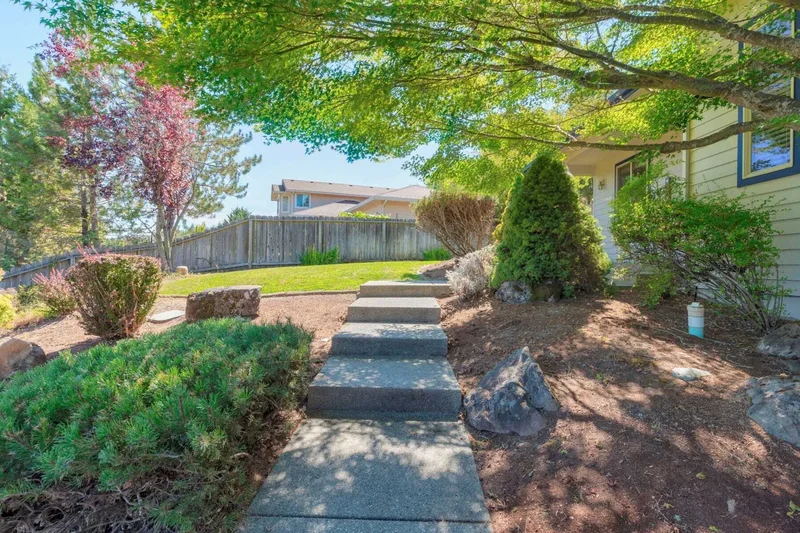 1946 NW Crown Street , Grants Pass, OR 97526, Grants Pass, Oregon, United States. - Photo 41