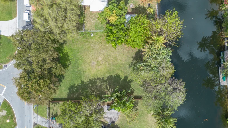 11701 W Biscayne Canal Rd , Miami, FL 33161, Miami, Florida, United States. - Photo 9