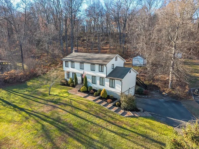 137 Greenwood Lane, Monroe, CT 06468, Monroe, Connecticut, United States. - Photo 36